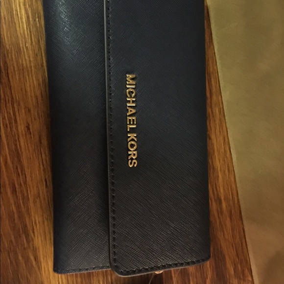Michael Kors wallet - Picture 6 of 8